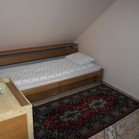 Pensjonat Europa Brzeziny Exterior foto